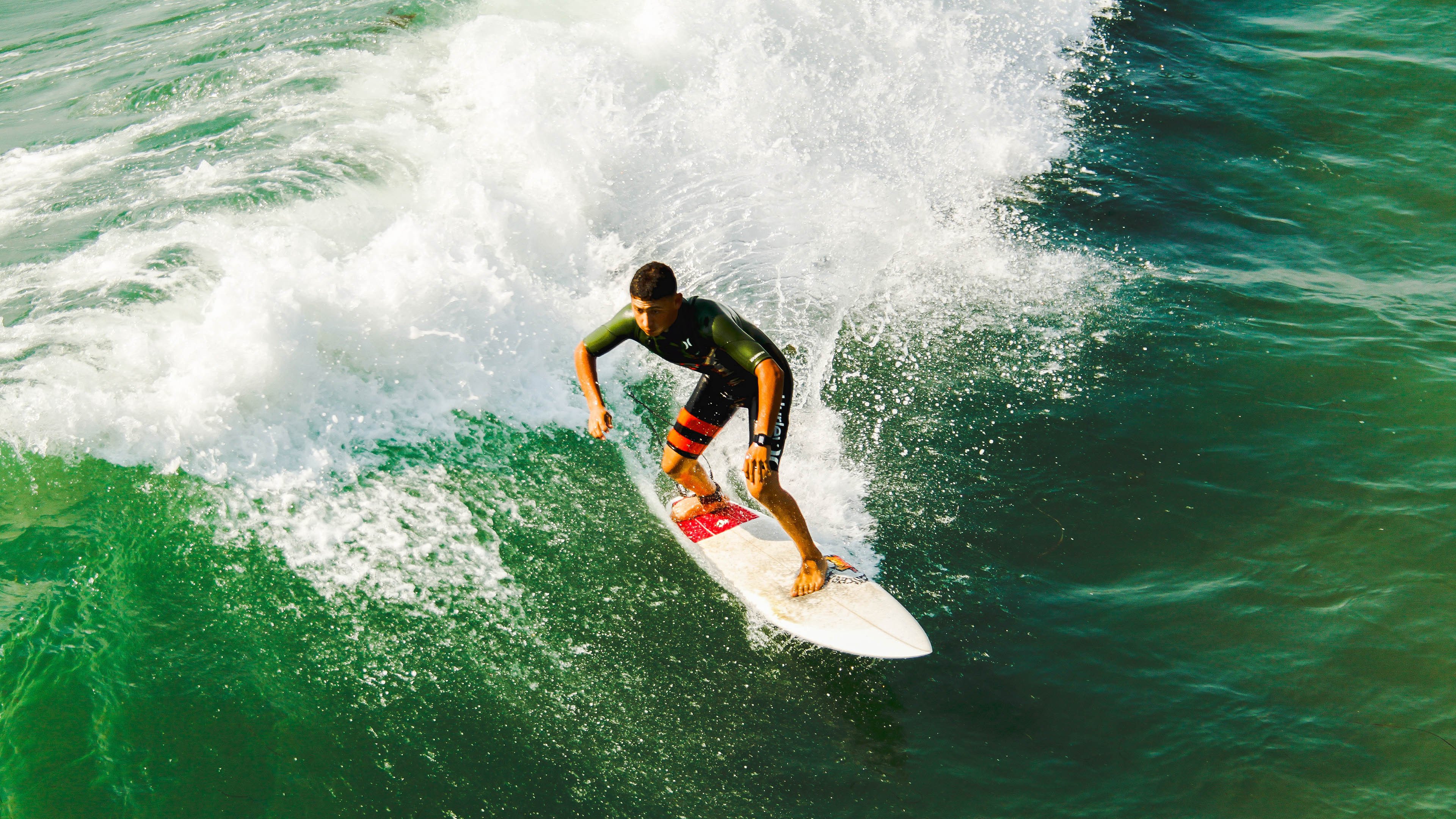 奥运周期关键战焦点战，骑士险胜掘金，一场战术与意志的较量
